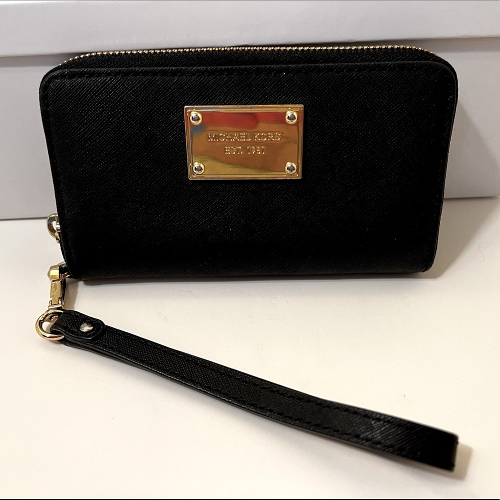 Michael Kors Saffiano Leather Wristlet Wallet Black
